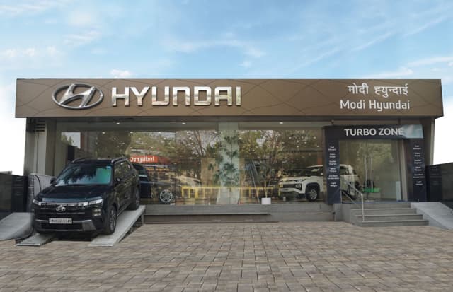 Modi Hyundai Santacruz Showroom