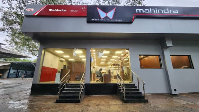 Arnav Mahindra - Thane Service Center