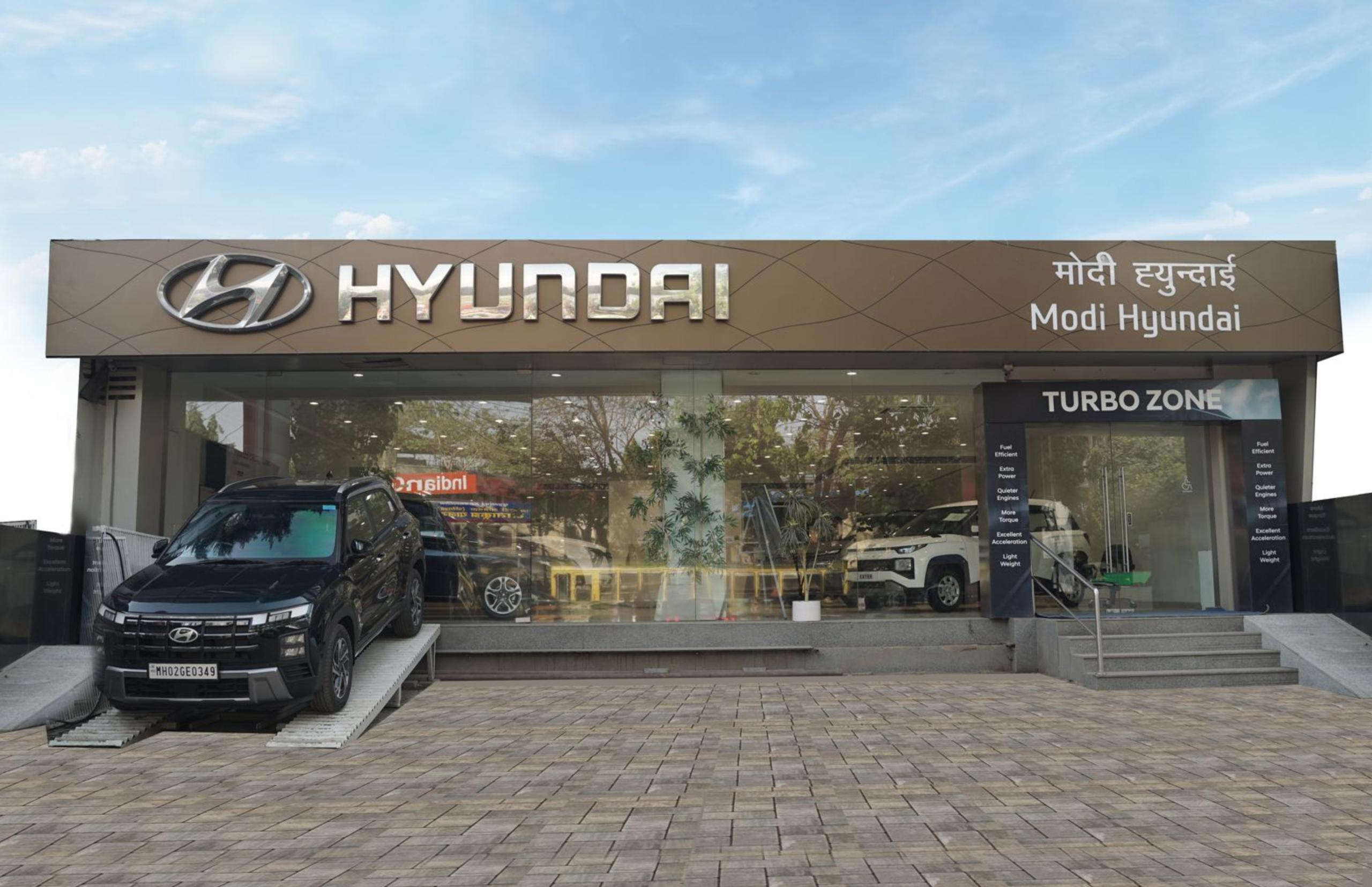 Modi Hyundai Santacruz Showroom